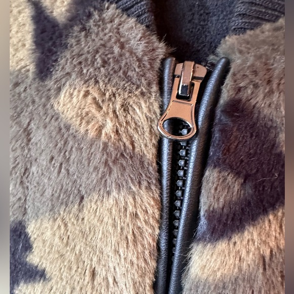 Bar lll size large faux fur camo jacket. Excellent Condition! - Picture 10 of 10